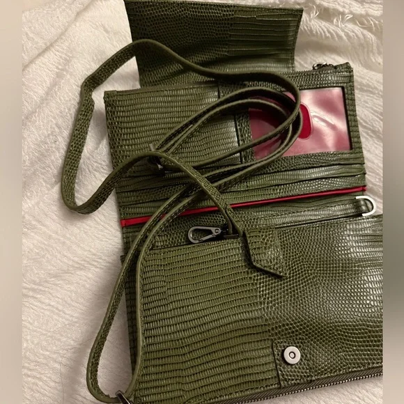 🌟 HAMMITT Levy Green Textured Crossbody Clutch - Picture 6 of 11